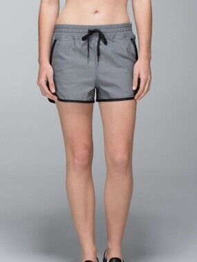 lululemon athletica Varsity Short in Gray/black 2.5"
